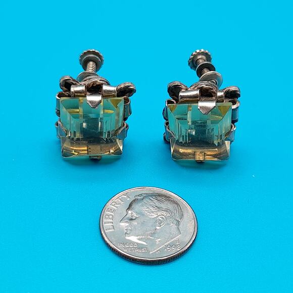 Vintage Light Yellow Glass Screw Back Earrings, Vintage Jewelry - Picture 10 of 10